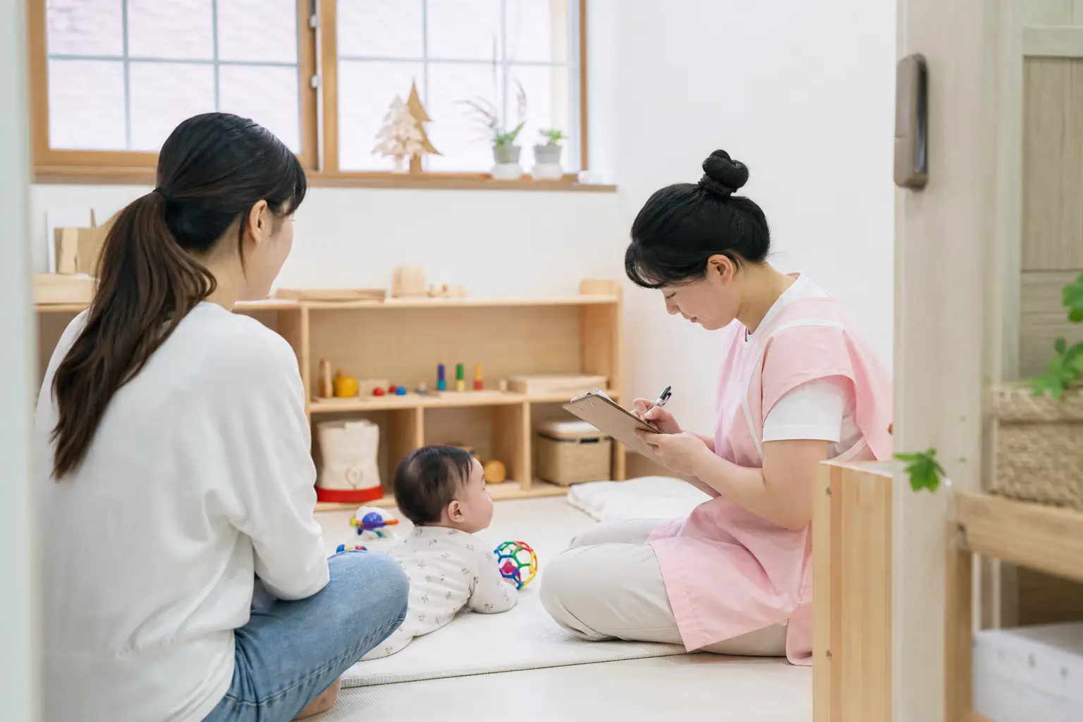 A consistent care log makes feeding and sleep trends visible.
